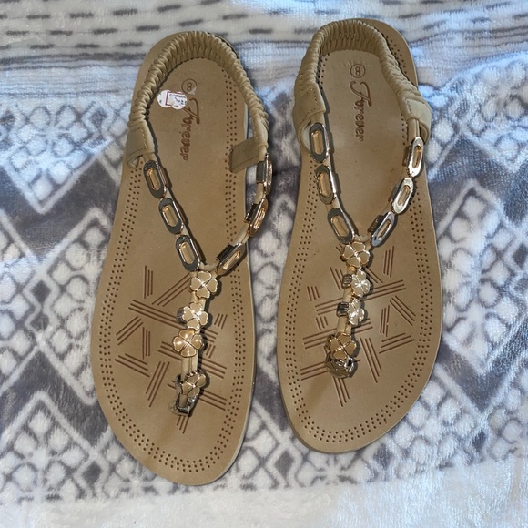 Sandals - Picture 1 of 2